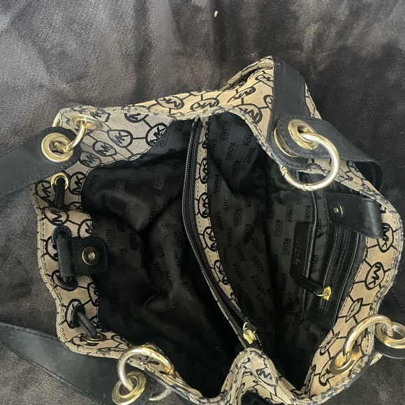 Michael Kors Purse - Picture 4 of 7